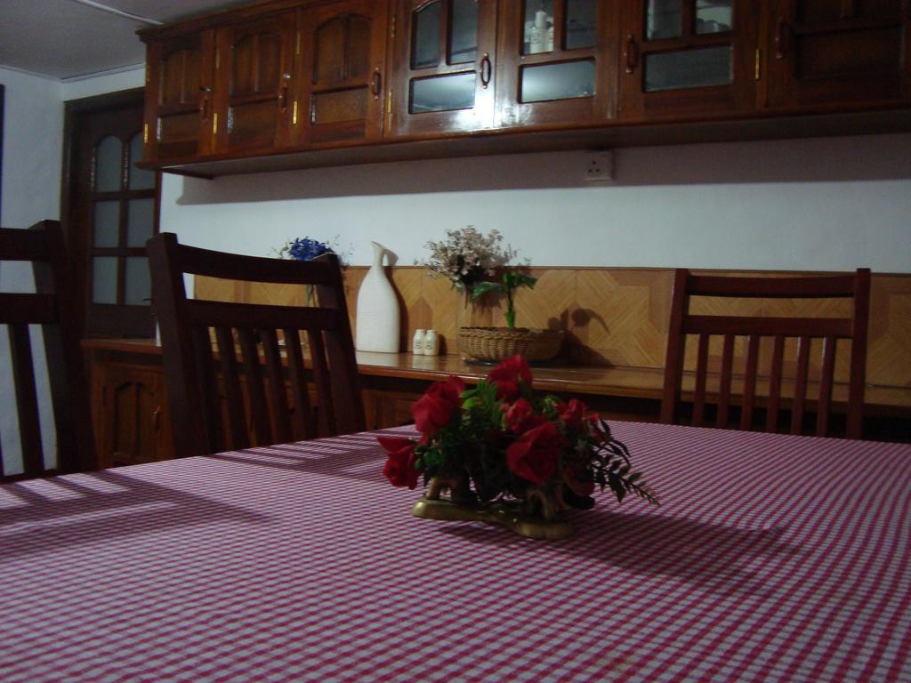 Andrews Hostel Нувара-Элия Экстерьер фото