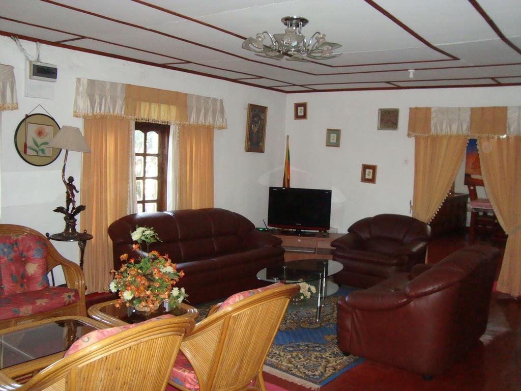 Andrews Hostel Нувара-Элия Экстерьер фото