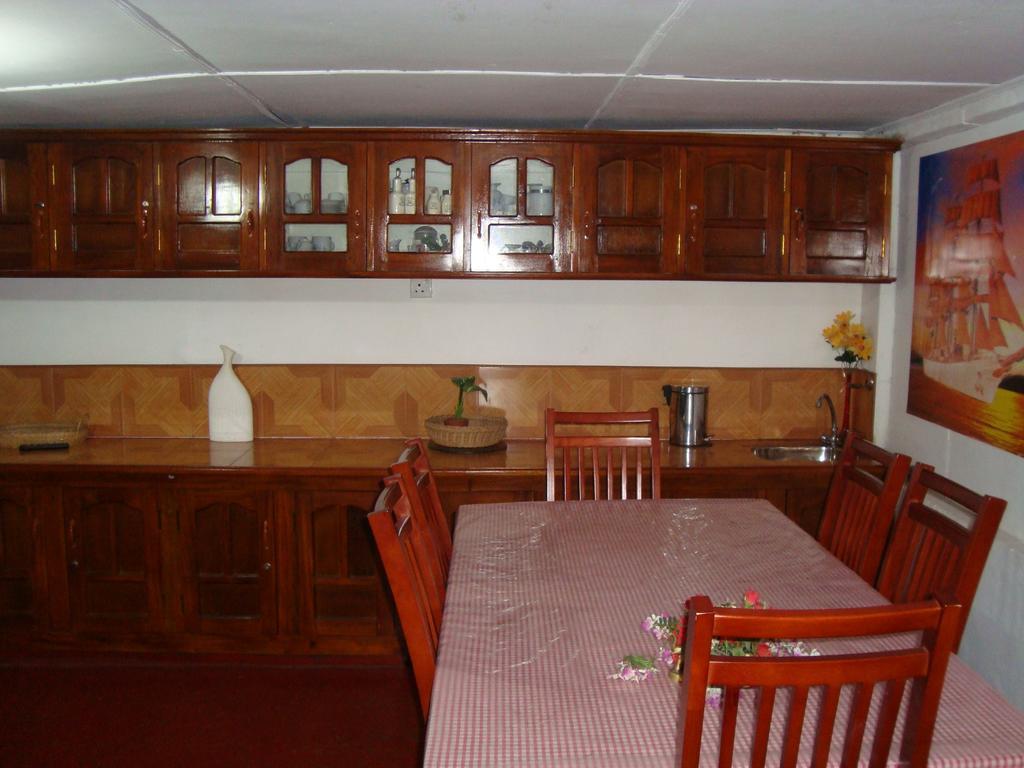 Andrews Hostel Нувара-Элия Экстерьер фото