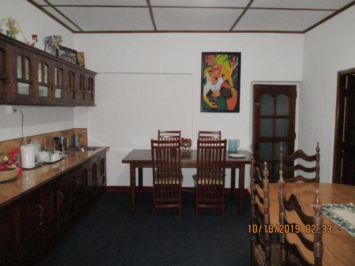 Andrews Hostel Нувара-Элия Экстерьер фото